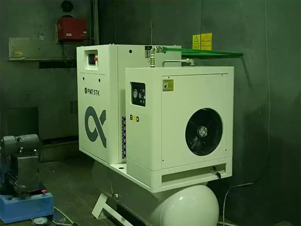 러시아의 로터리 스크류 공기 압축기 - Screw Compressor China